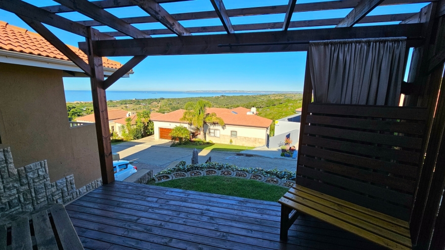 3 Bedroom Property for Sale in Avonddans Western Cape